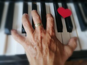 Klavierspielen mit Herz